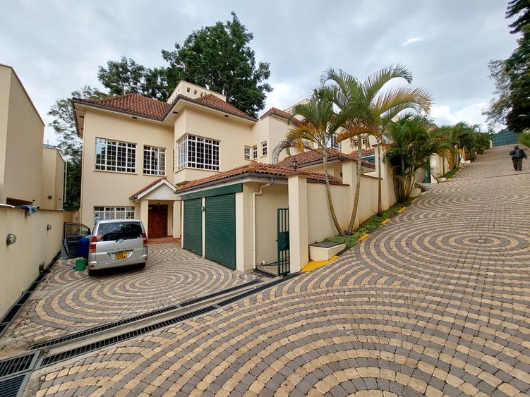 4 Bed Townhouse with En Suite in Kyuna 4 Bed Townhouse with En Suite in Kyuna