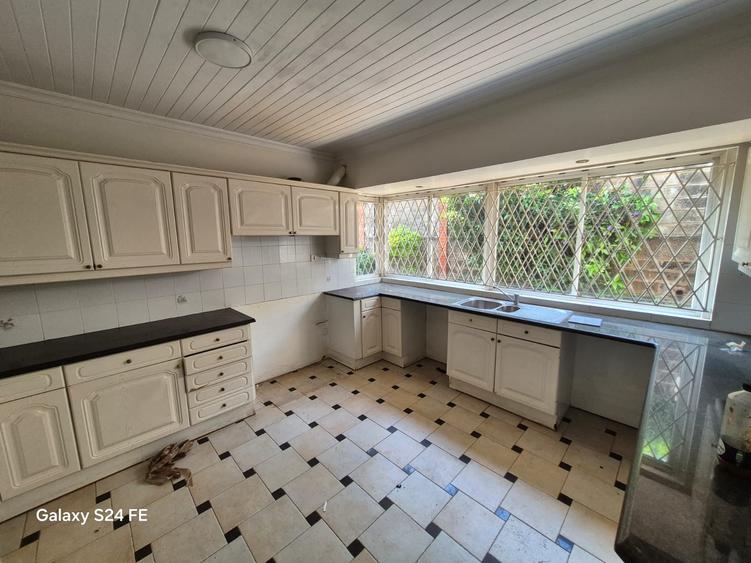 4 Bed House with En Suite at Spring Valley - More
