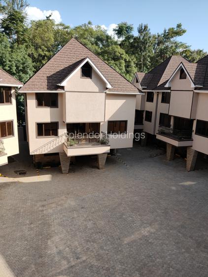 5 Bed Townhouse with En Suite in Lavington