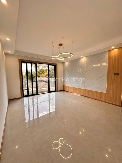 2 Bed Apartment with Swimming Pool in Riverside