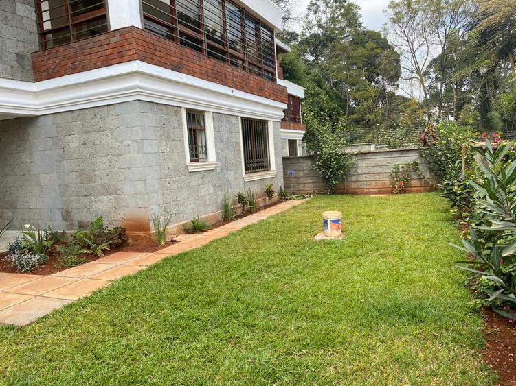 5 Bed Townhouse with En Suite in Spring Valley 5 Bed Townhouse with En Suite in Spring Valley