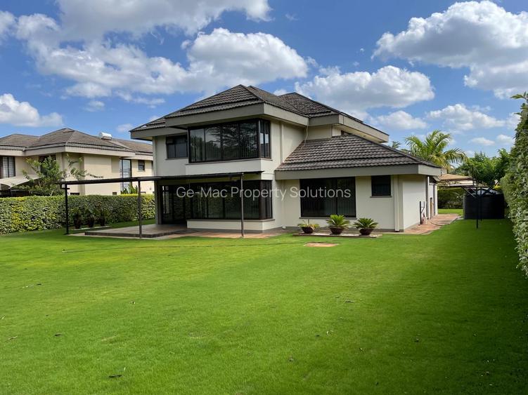 4 Bed House with En Suite in Garden Estate