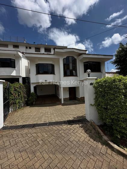 5 Bed Townhouse with En Suite at Riverside Drive