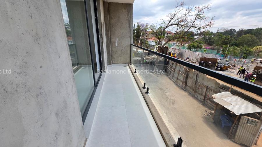 3 Bed Apartment with En Suite in Brookside