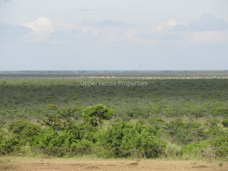 563 ac Land at Mutara