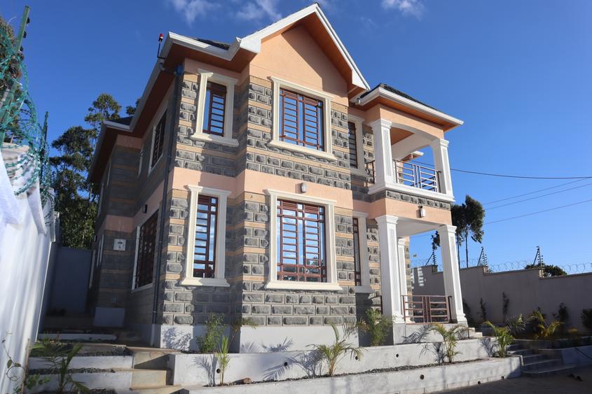 4 bed house with en suite at lemiso road