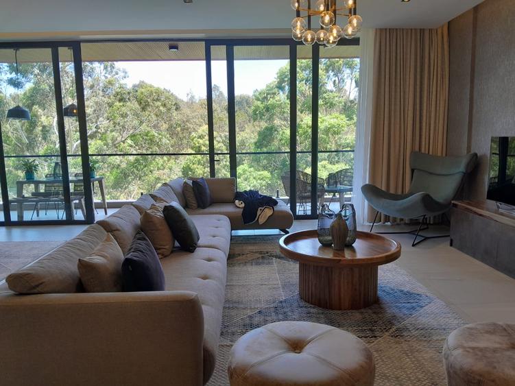 4 Bed Apartment with En Suite in Spring Valley 4 Bed Apartment with En Suite in Spring Valley