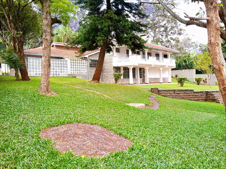 6 Bed House with En Suite in Gigiri