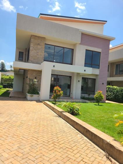 4 Bed Villa with En Suite in Runda