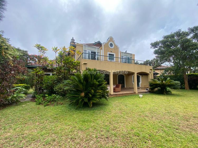 5 Bed Villa with En Suite in Runda