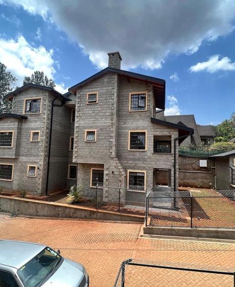 5 Bed Townhouse with En Suite in Lavington