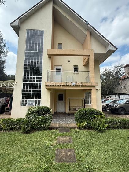 5 Bed House with En Suite in Lavington