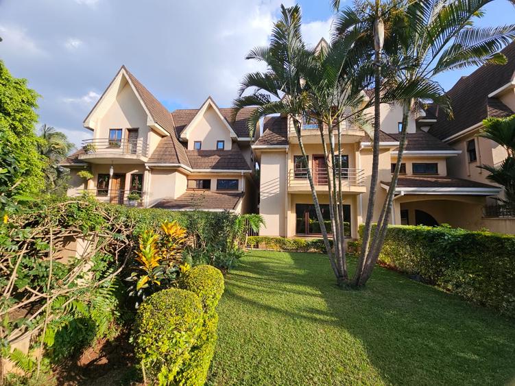 4 Bed Townhouse with En Suite in Lavington 4 Bed Townhouse with En Suite in Lavington