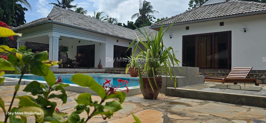 3 Bed Villa with En Suite at La-Marina