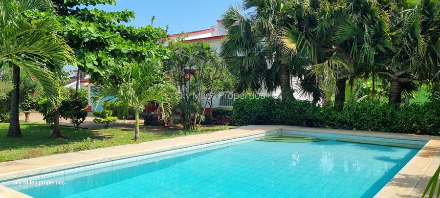 3 Bed House with En Suite at Serena