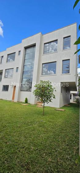 6 Bed Townhouse with En Suite at Convent Drive