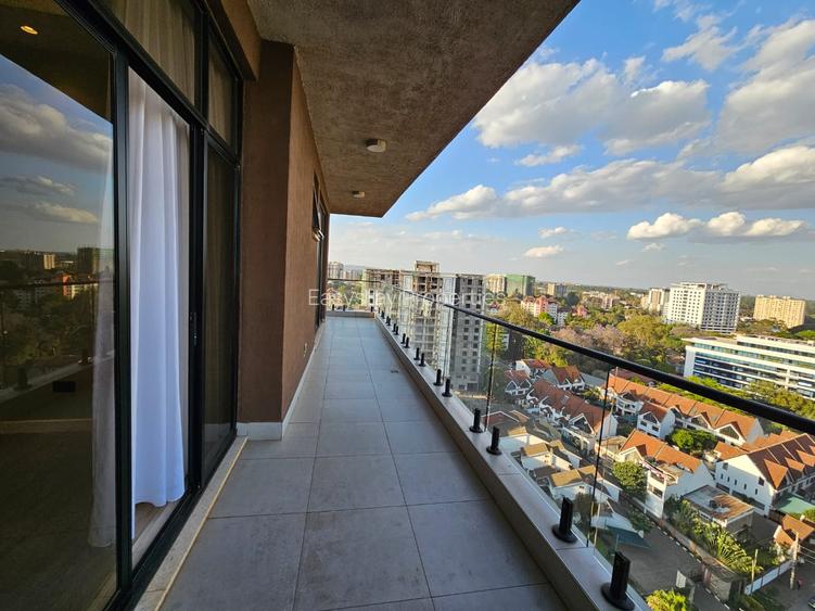 3 Bed Apartment with En Suite in Brookside