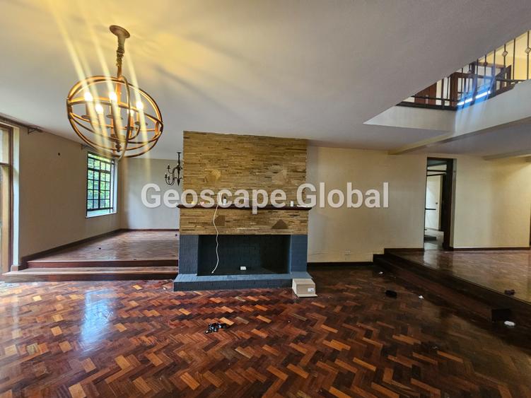 5 Bed Townhouse with En Suite in Lavington - Ansicht 3