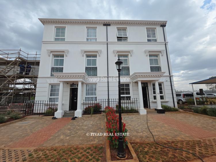 3 Bed Townhouse with Swimming Pool in Tatu City