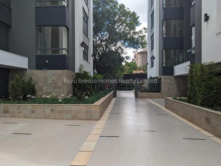 3 Bed Apartment with En Suite in Riverside