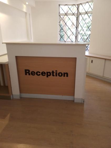 3,500 ft² Office with Service Charge Included at Riverside Drive 3,500 ft² Office with Service Charge Included at Riverside Drive