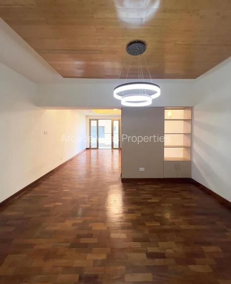 3 Bed Apartment with En Suite in Kileleshwa