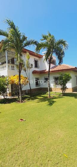 4 Bed House with En Suite in Nyali Area