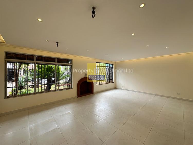 5 Bed Townhouse in Brookside