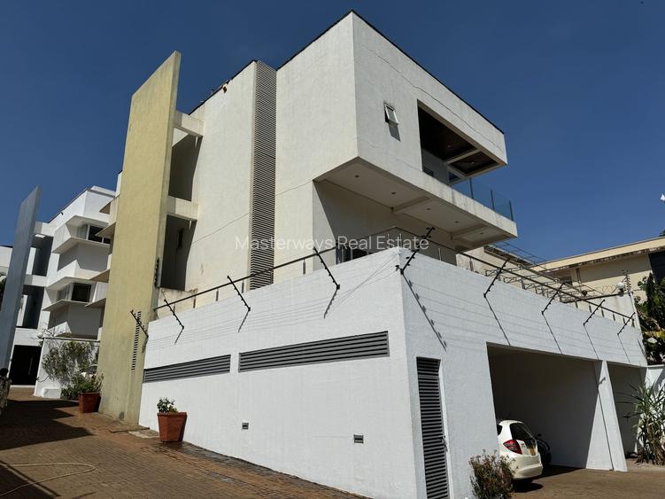 5 Bed Villa with En Suite at Peponi Road