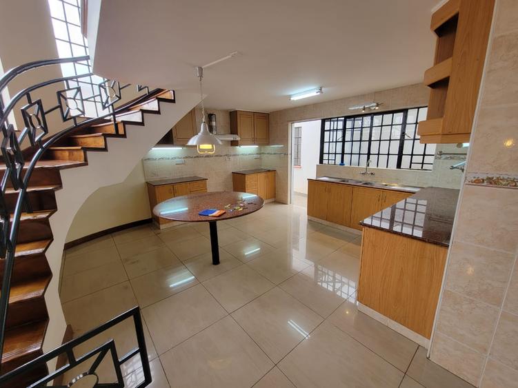 4 Bed House with En Suite at Lavington - View 6
