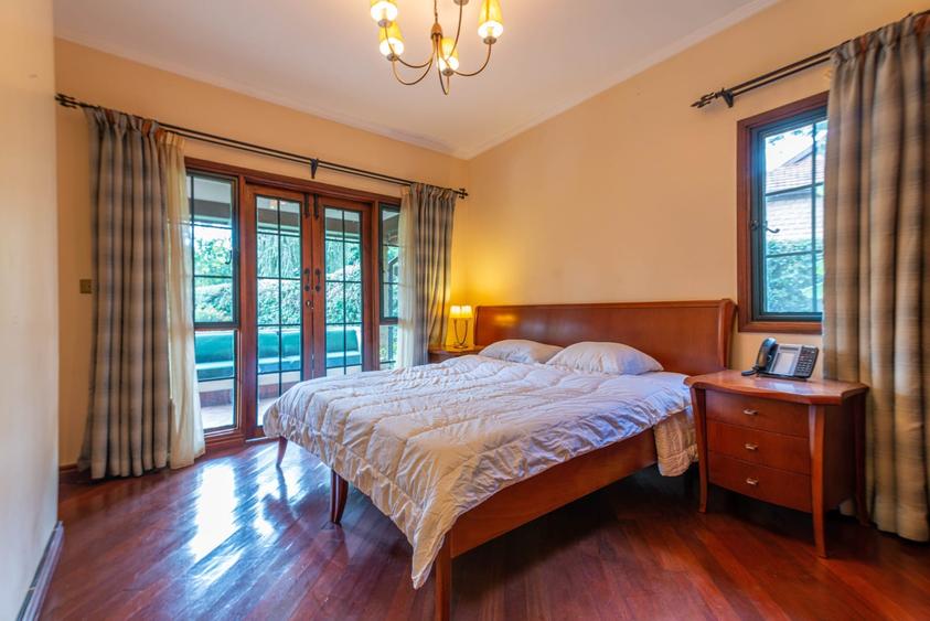 4 Bed Villa with En Suite in Ridgeways - Altro