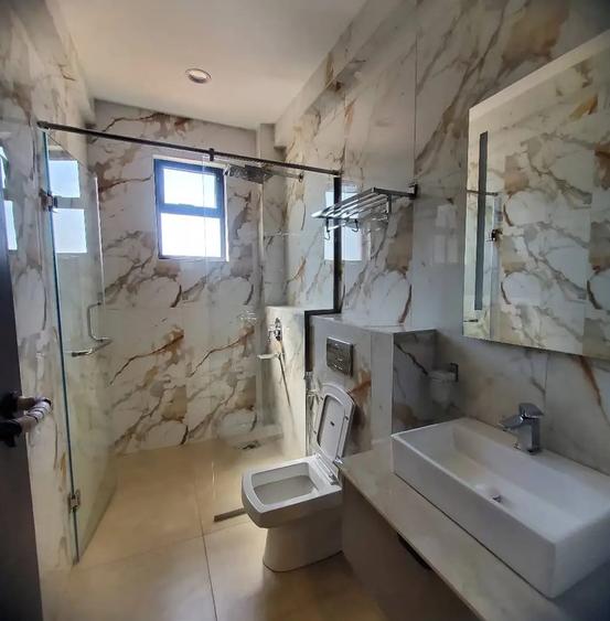 2 Bed Apartment with En Suite in Brookside - Widok 3