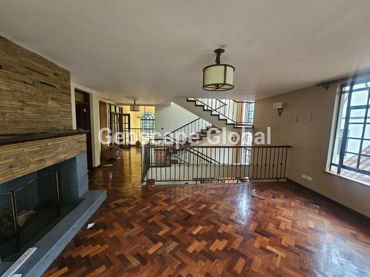 5 Bed Townhouse with En Suite in Lavington - Ansicht 4