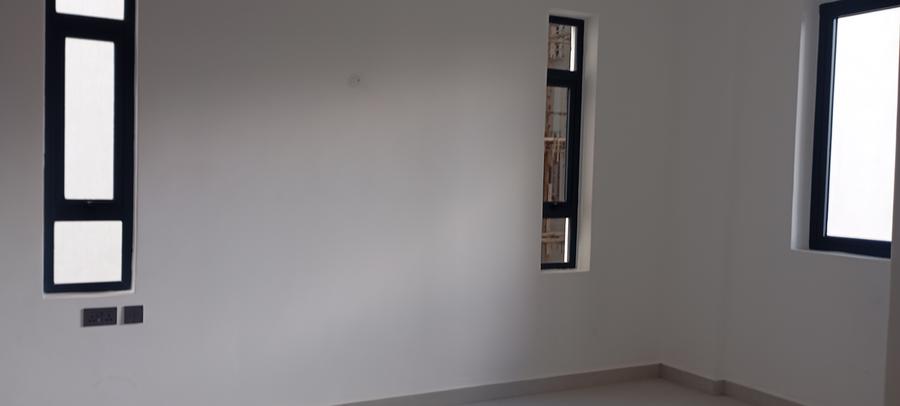 2 Bed Apartment with En Suite at Brookside - Altro