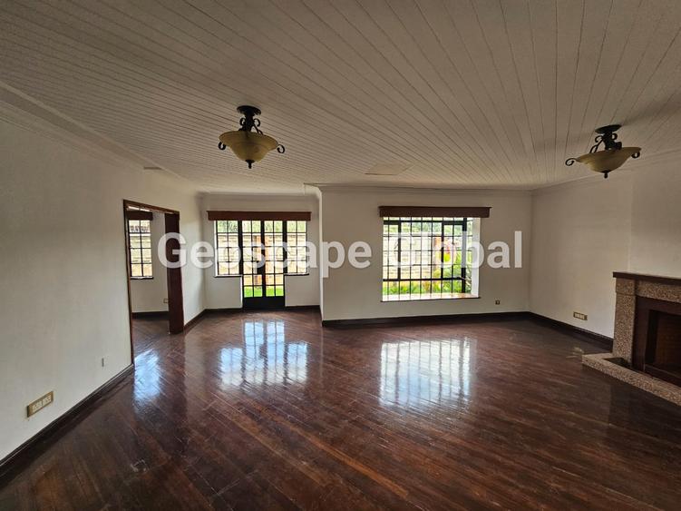 5 Bed Townhouse with En Suite in Spring Valley – pohled 2