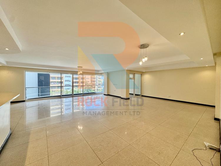 3 Bed Apartment with En Suite in Riverside - Aanzicht 3
