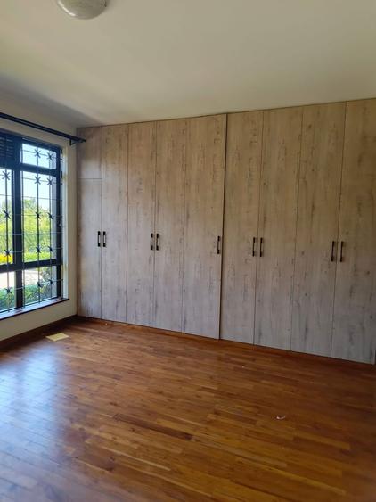 4 Bed Townhouse with En Suite in Runda - Widok 6