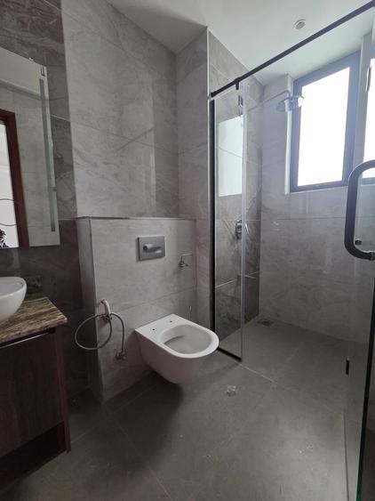3 Bed Apartment with En Suite in Riverside - Altro