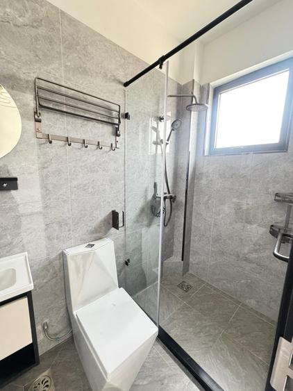 2 Bed Apartment with En Suite in Lavington - Vista 6