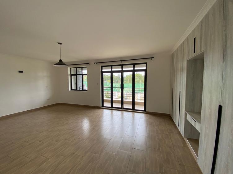 4 Bed Townhouse with En Suite in Ridgeways - Widok 4
