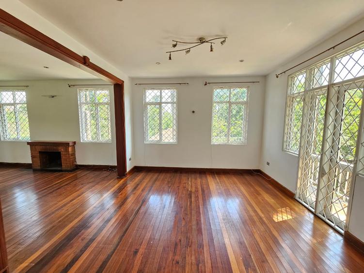 5 Bed Villa with En Suite in Rosslyn - Widok 3