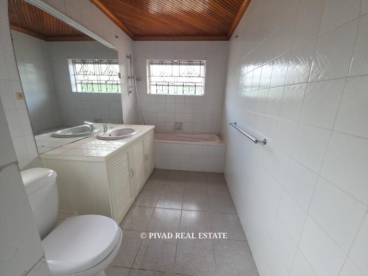5 Bed House with Garden in Gigiri - Widok 4