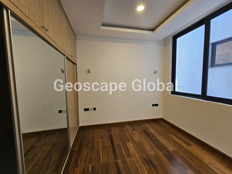 4 Bed Apartment with En Suite in Spring Valley - Więcej