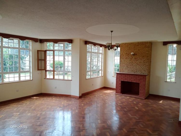 4 Bed House with En Suite at Runda – pohled 5