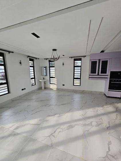 5 Bed House with En Suite in Kiambu Road – pohled 3