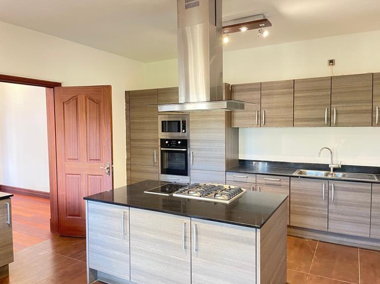 4 Bed Villa with En Suite in Kitisuru – pohled 5