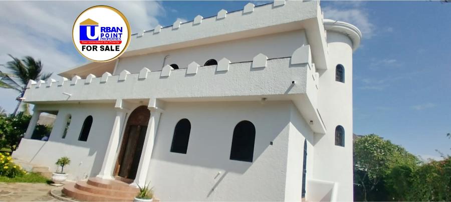 3 Bed Villa with En Suite in Watamu - Altro