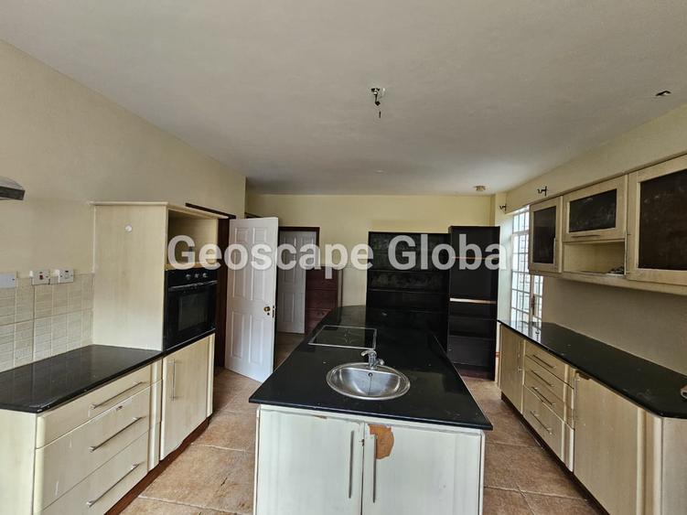 5 Bed House with En Suite in Karen - Widok 6