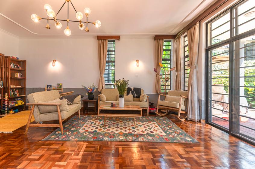 5 Bed House with Swimming Pool in Nyari - Fler