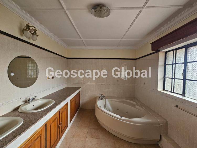5 Bed Townhouse with En Suite in Spring Valley – další